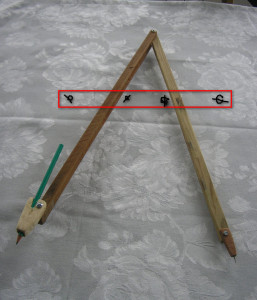 compas avec écharpe.jpg